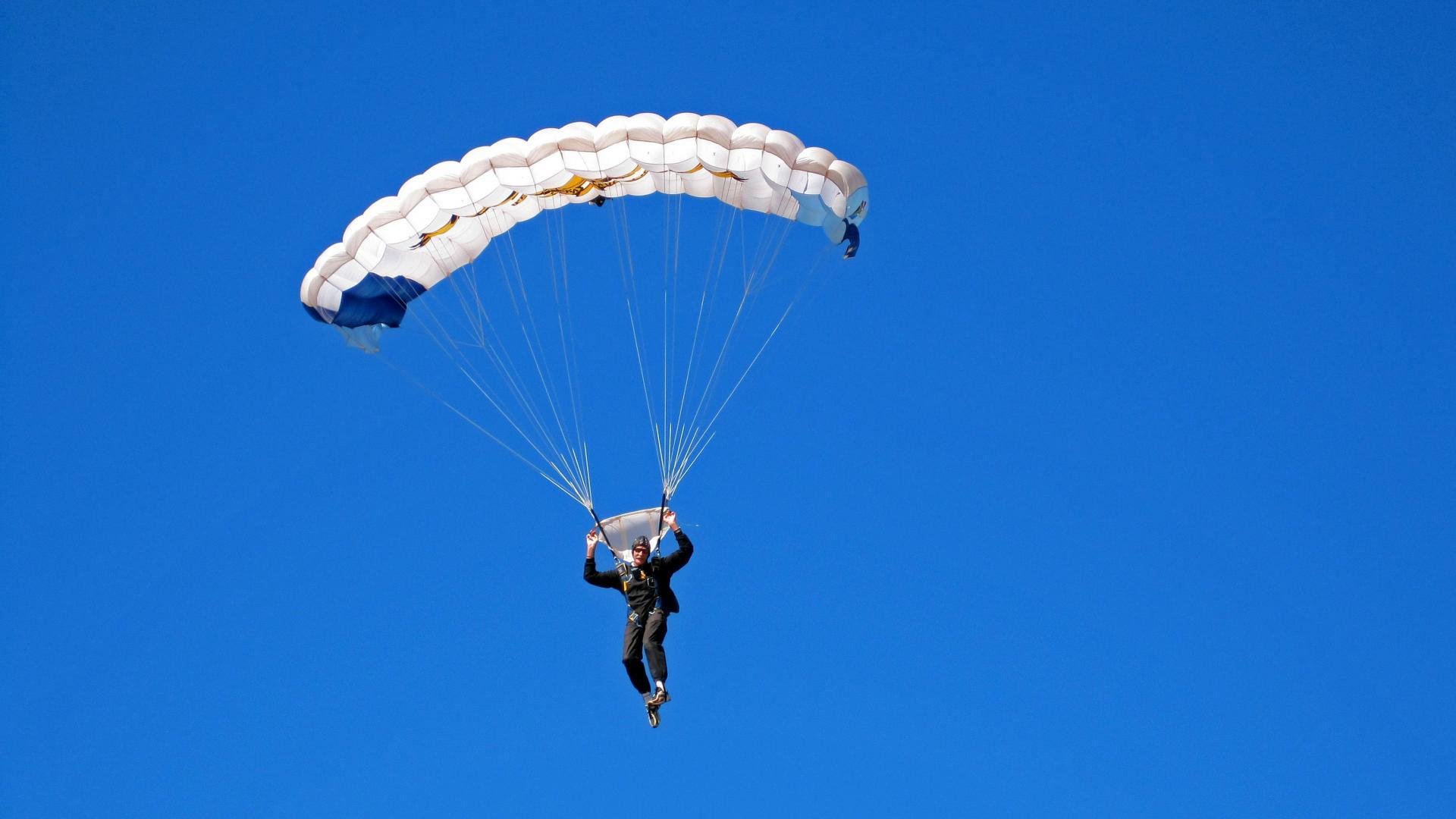 青少年露营骑行节，亲近自然的运动之旅，青少年徒步旅行组织